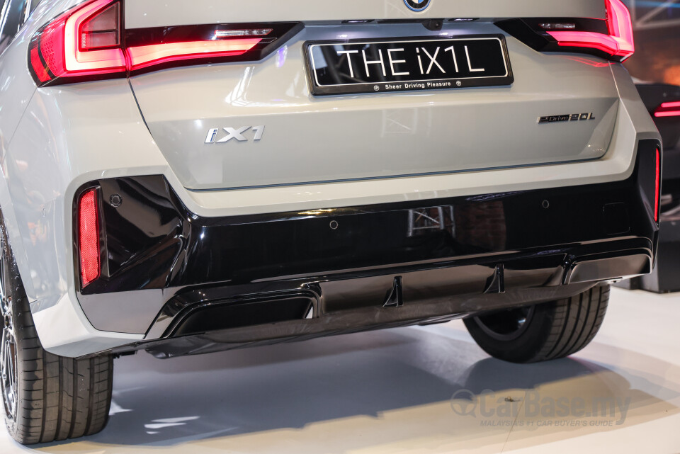 BMW iX1 L U12 (2026) Exterior