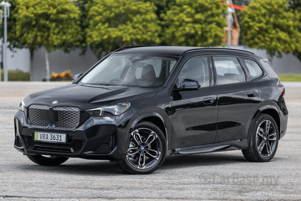 BMW iX1 L U12 (2026) Exterior