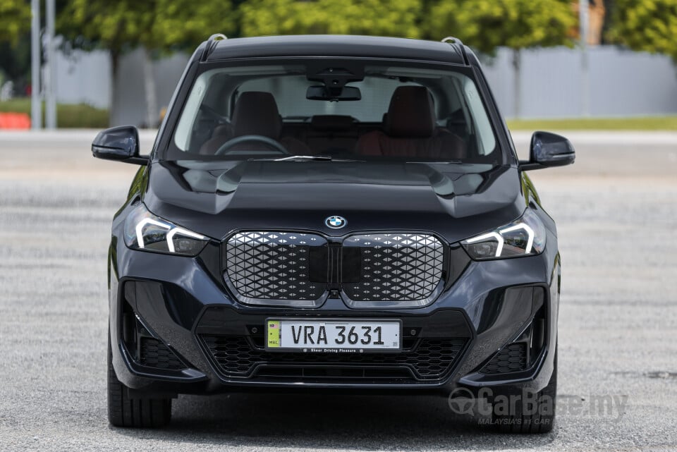 BMW iX1 L U12 (2026) Exterior