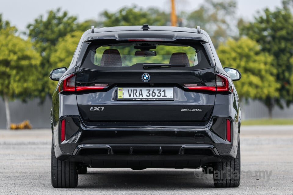 BMW iX1 L U12 (2026) Exterior