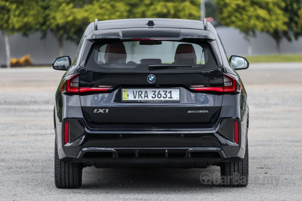 BMW iX1 L U12 (2026) Exterior