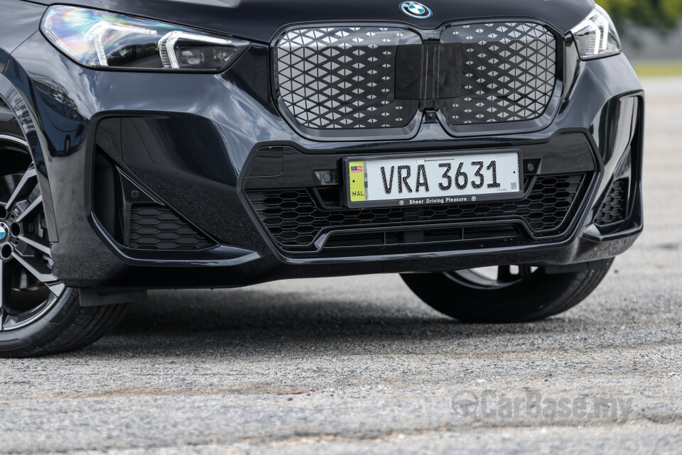 BMW iX1 L U12 (2026) Exterior