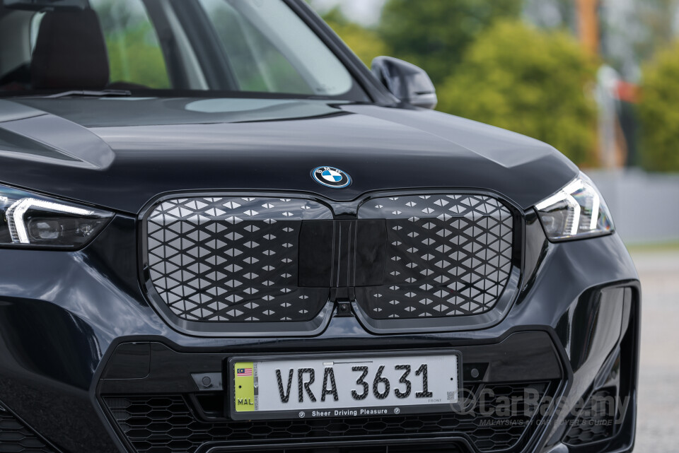 BMW iX1 L U12 (2026) Exterior