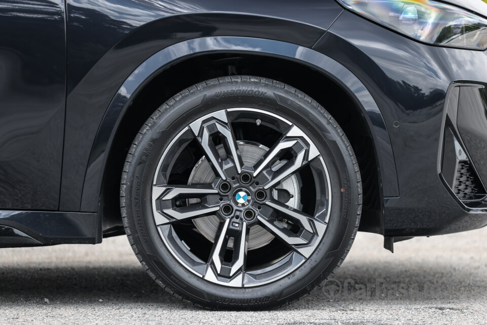 BMW iX1 L U12 (2026) Exterior