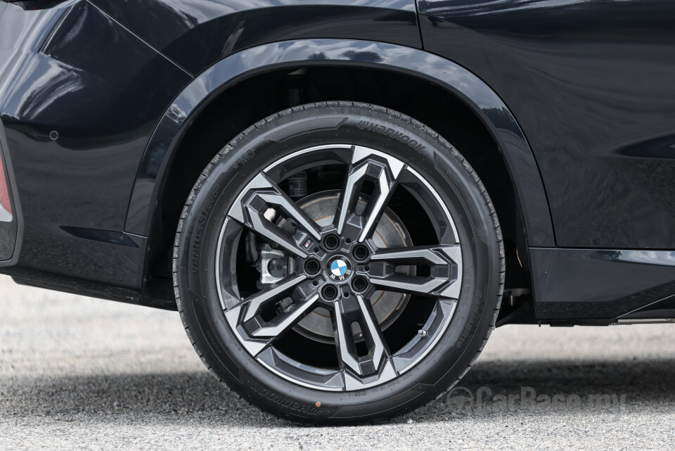 BMW iX1 L U12 (2026) Exterior