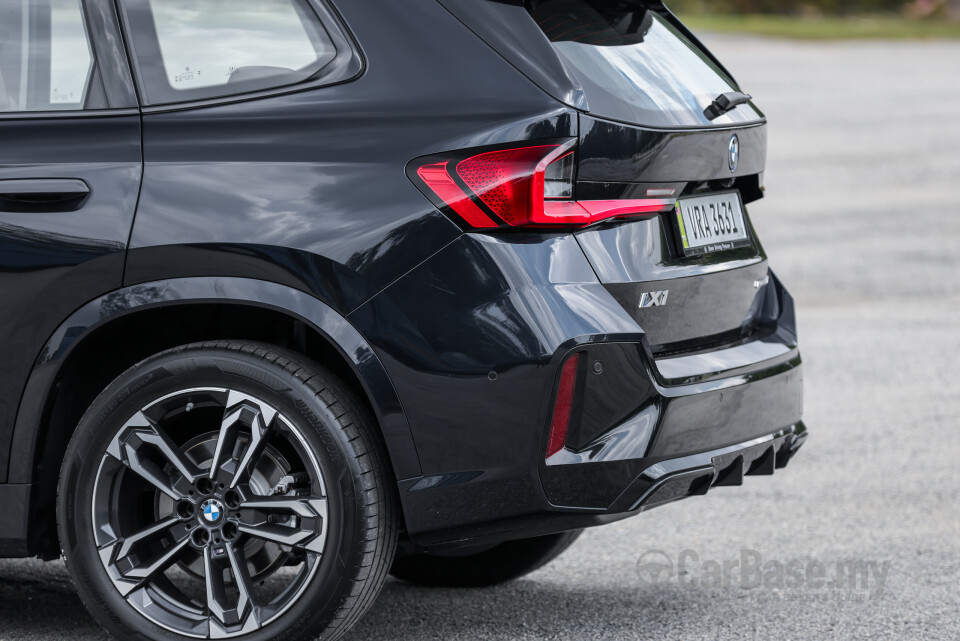 BMW iX1 L U12 (2026) Exterior