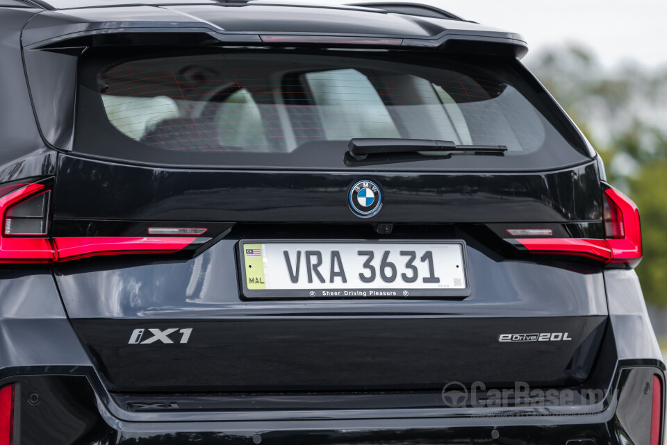 BMW iX1 L U12 (2026) Exterior