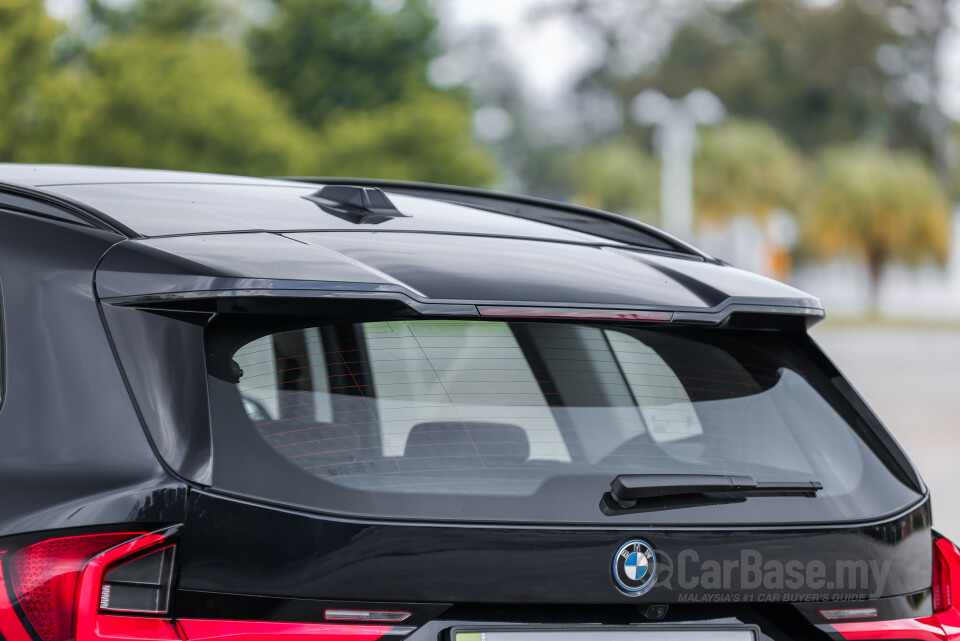 BMW iX1 L U12 (2026) Exterior