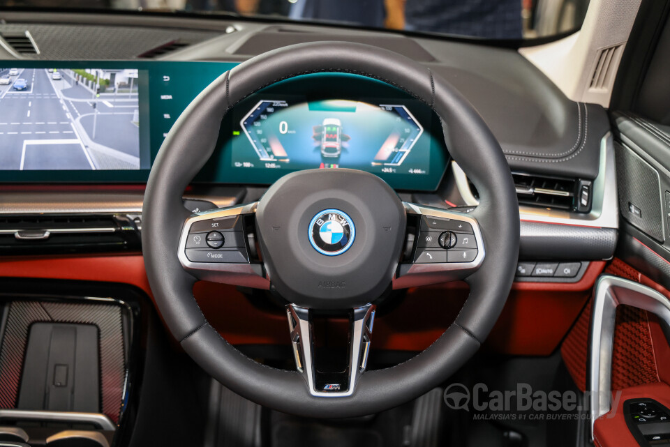 BMW iX1 L U12 (2026) Interior