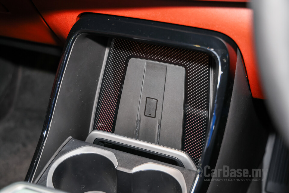 BMW iX1 L U12 (2026) Interior