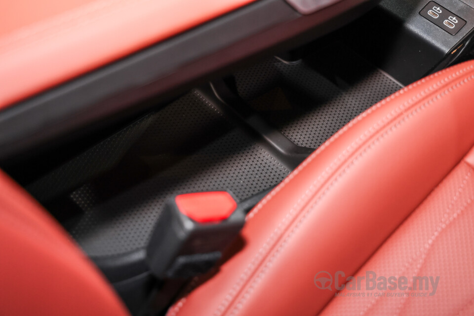 BMW iX1 L U12 (2026) Interior