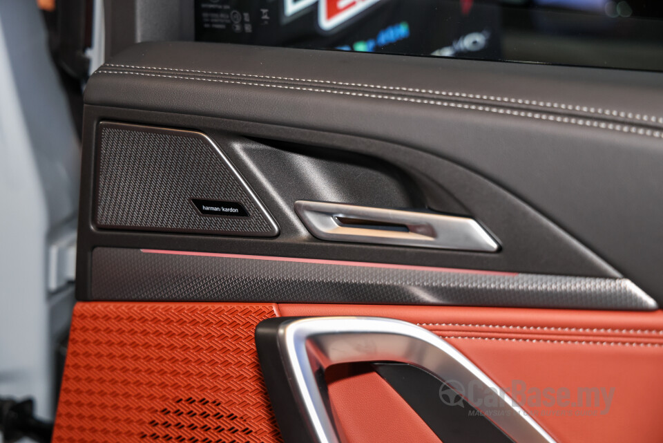 BMW iX1 L U12 (2026) Interior