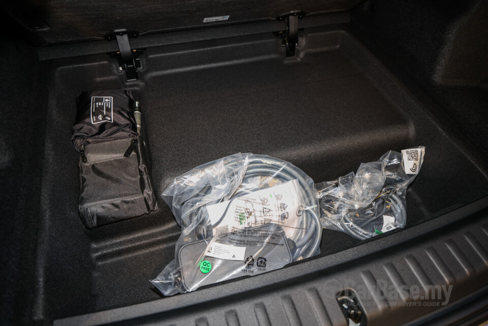 BMW iX1 L U12 (2026) Interior