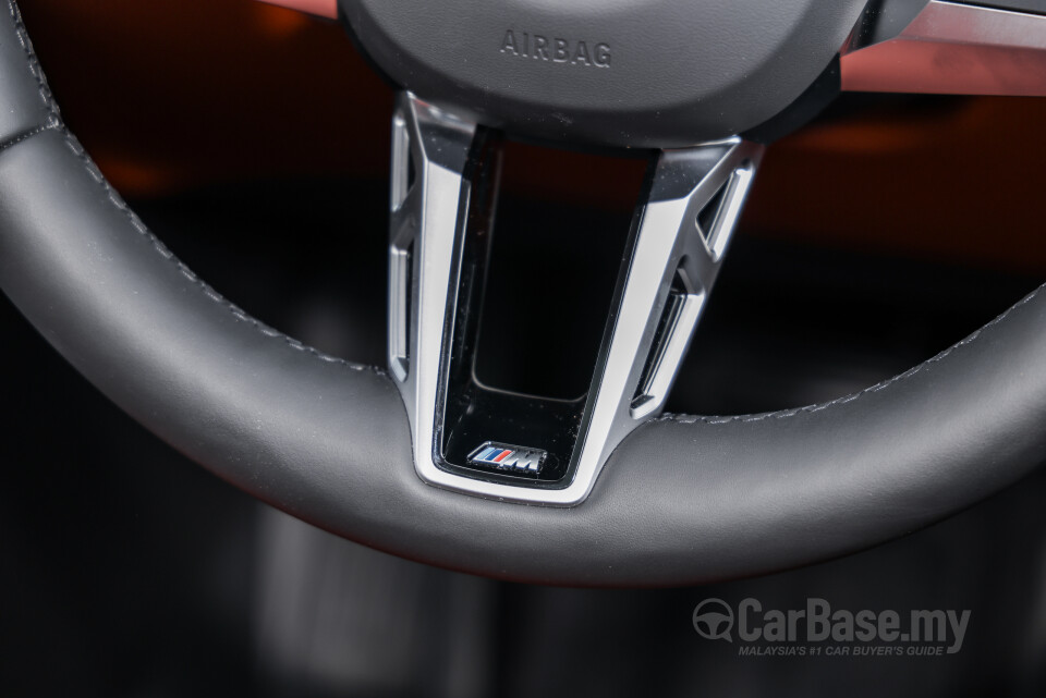BMW iX1 L U12 (2026) Interior
