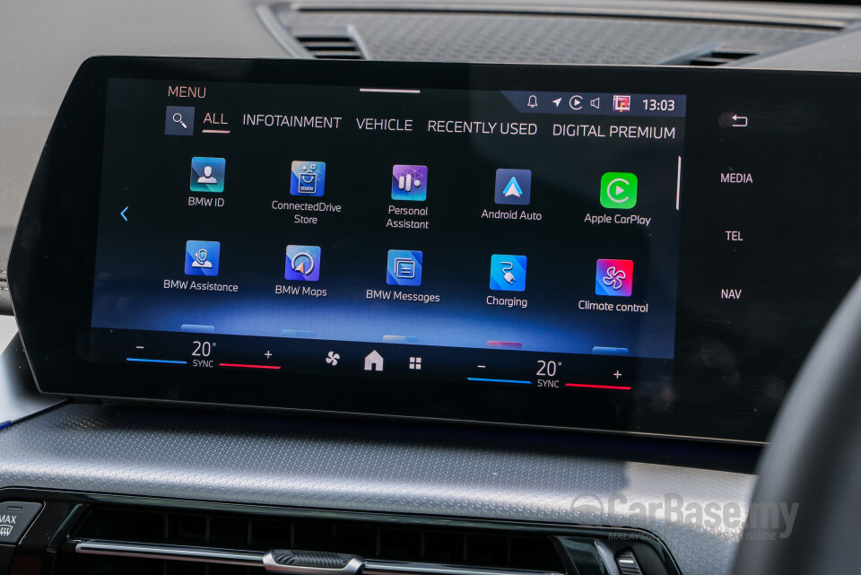 BMW iX1 L U12 (2026) Interior