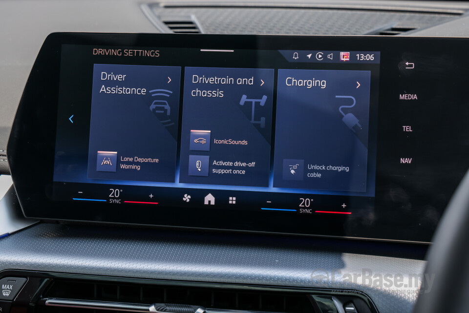 BMW iX1 L U12 (2026) Interior