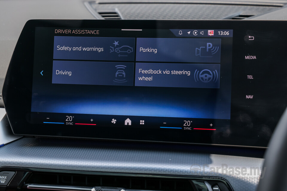BMW iX1 L U12 (2026) Interior