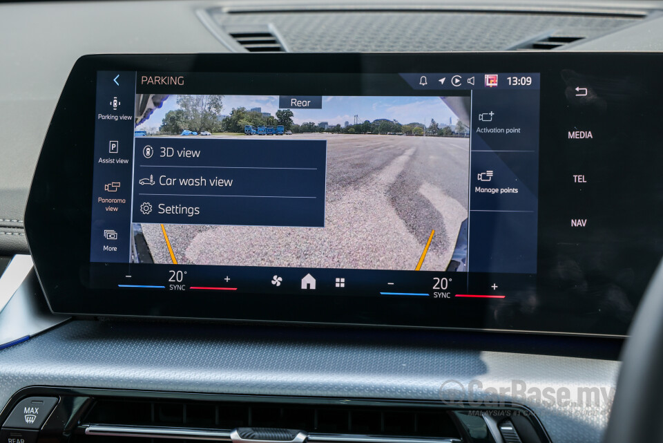 BMW iX1 L U12 (2026) Interior