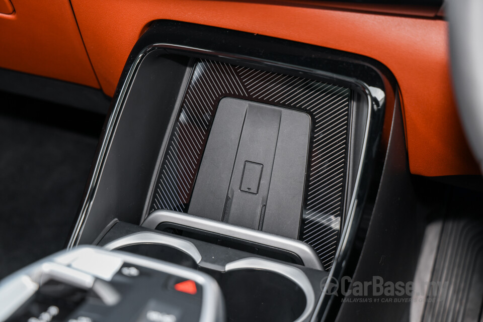 BMW iX1 L U12 (2026) Interior