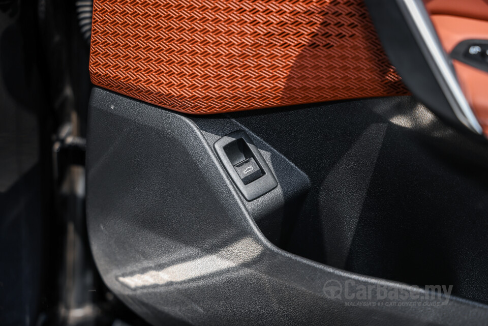 BMW iX1 L U12 (2026) Interior