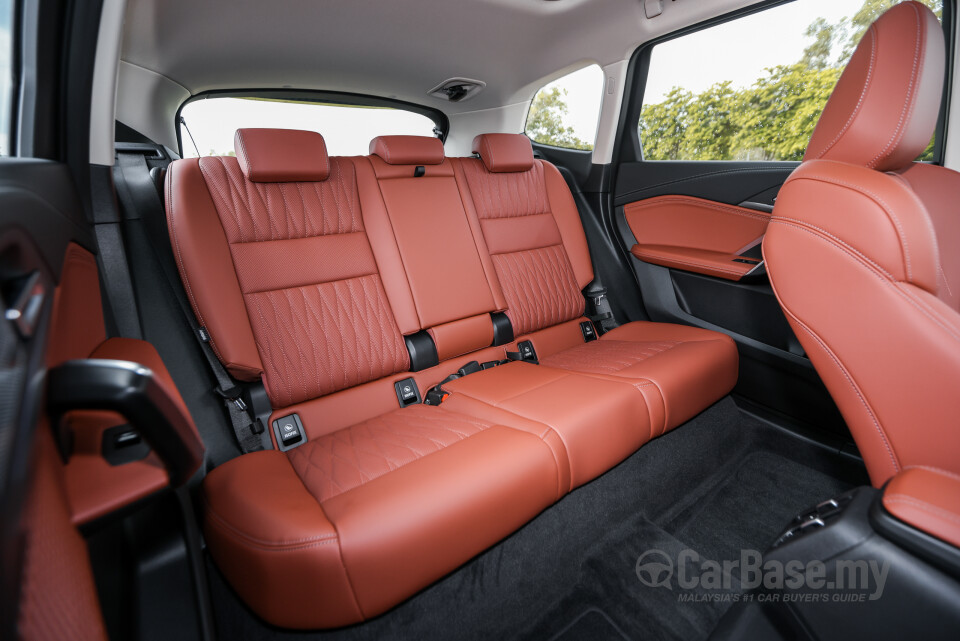BMW iX1 L U12 (2026) Interior