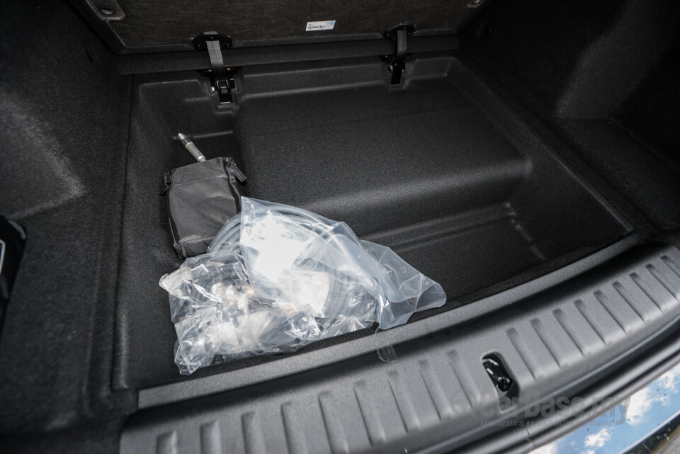 BMW iX1 L U12 (2026) Interior