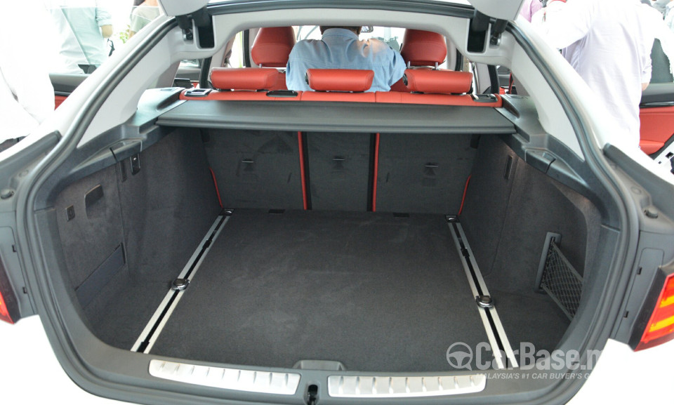 BMW 3 Series GT F34 (2013) Interior