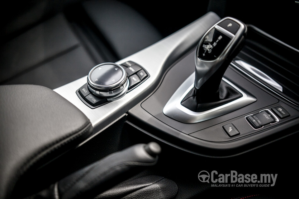BMW 3 Series GT F34 (2013) Interior