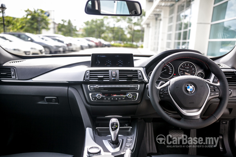 BMW 3 Series GT F34 (2013) Interior