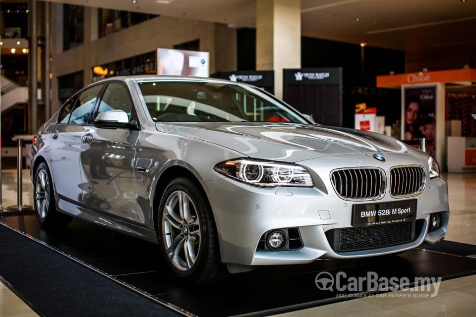 BMW 5 Series F10 LCI (2013) Exterior
