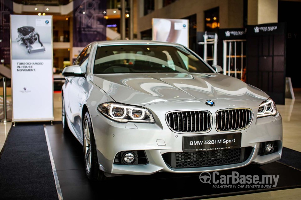 BMW 5 Series F10 LCI (2013) Exterior