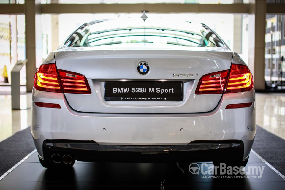 BMW 5 Series F10 LCI (2013) Exterior