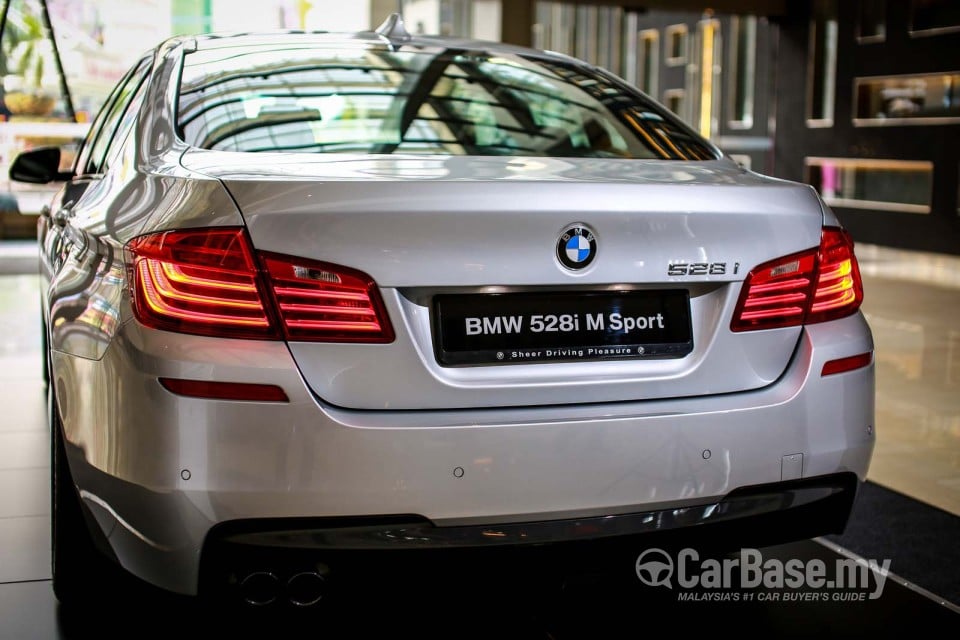 BMW 5 Series F10 LCI (2013) Exterior