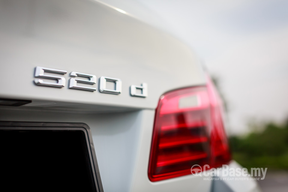 BMW 5 Series F10 LCI (2013) Exterior