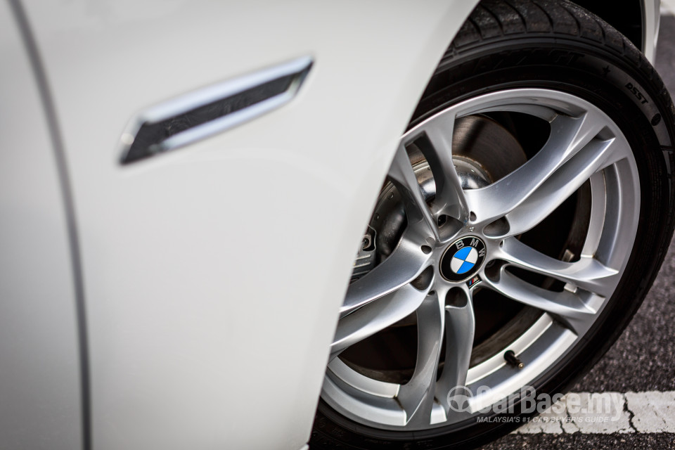 BMW 5 Series F10 LCI (2013) Exterior