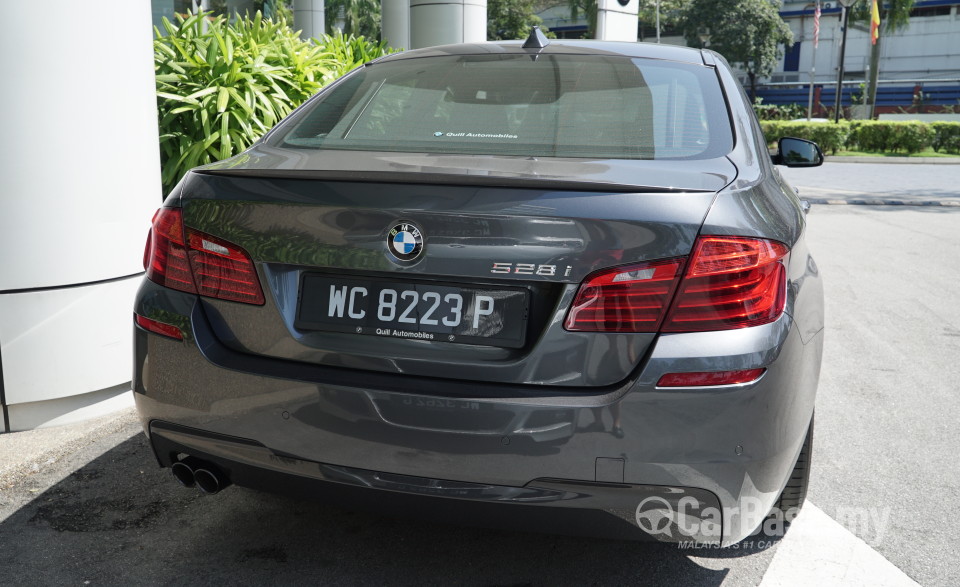 BMW 5 Series F10 LCI (2013) Exterior