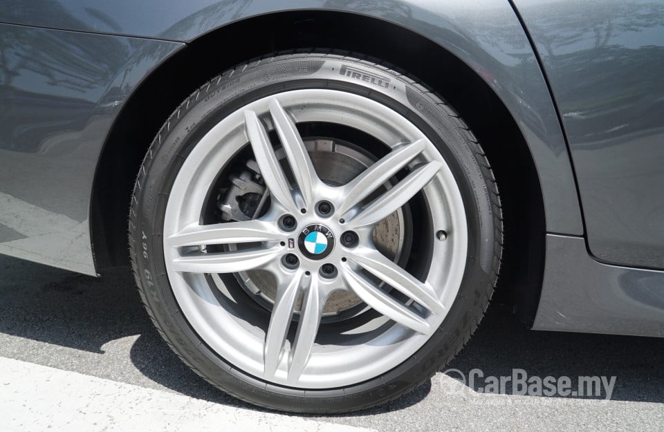 BMW 5 Series F10 LCI (2013) Exterior