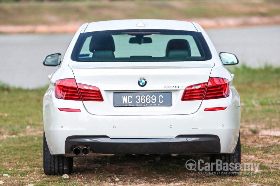 BMW 5 Series F10 LCI (2013) Exterior