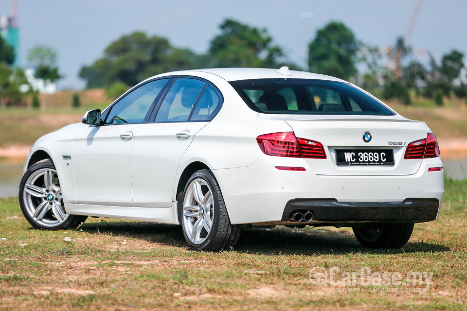 BMW 5 Series F10 LCI (2013) Exterior