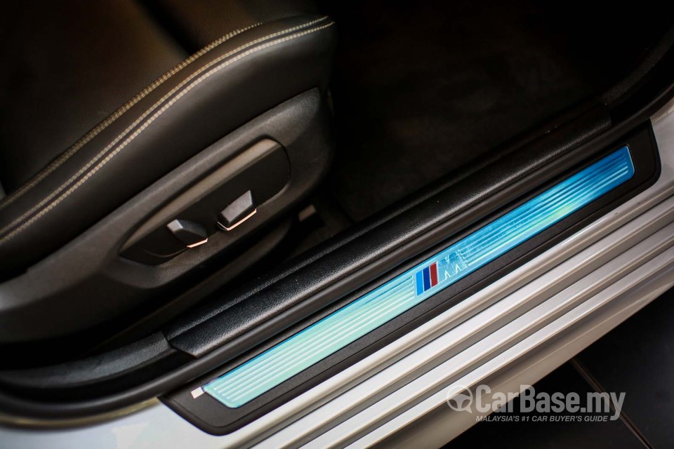 BMW 5 Series F10 LCI (2013) Interior