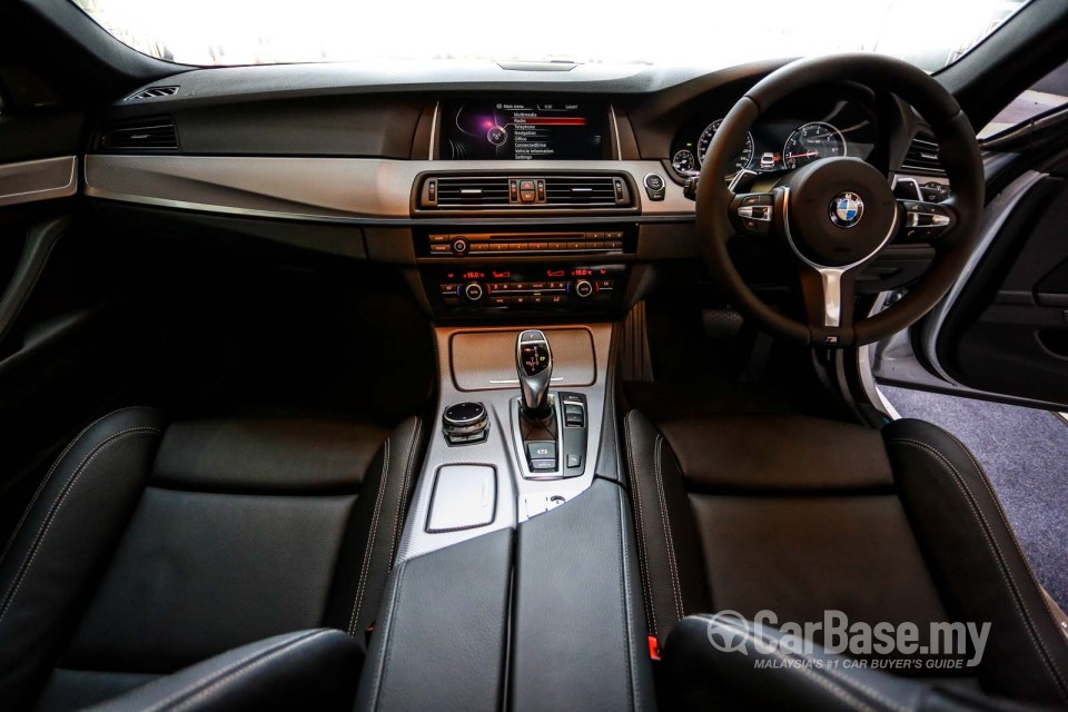 BMW 5 Series F10 LCI (2013) Interior