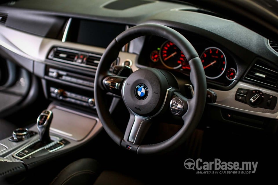 BMW 5 Series F10 LCI (2013) Interior