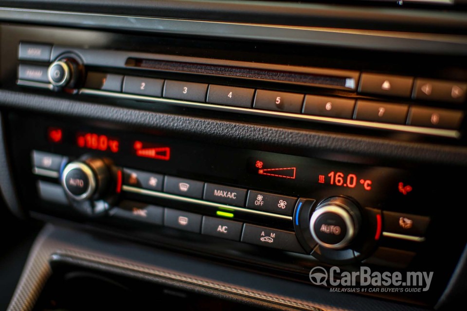 BMW 5 Series F10 LCI (2013) Interior