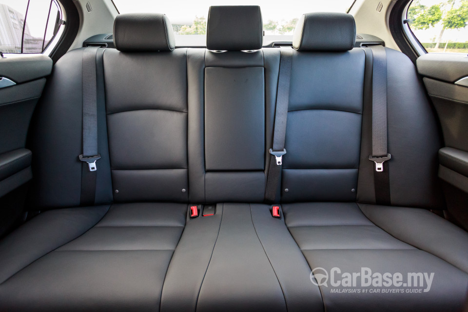 BMW 5 Series F10 LCI (2013) Interior