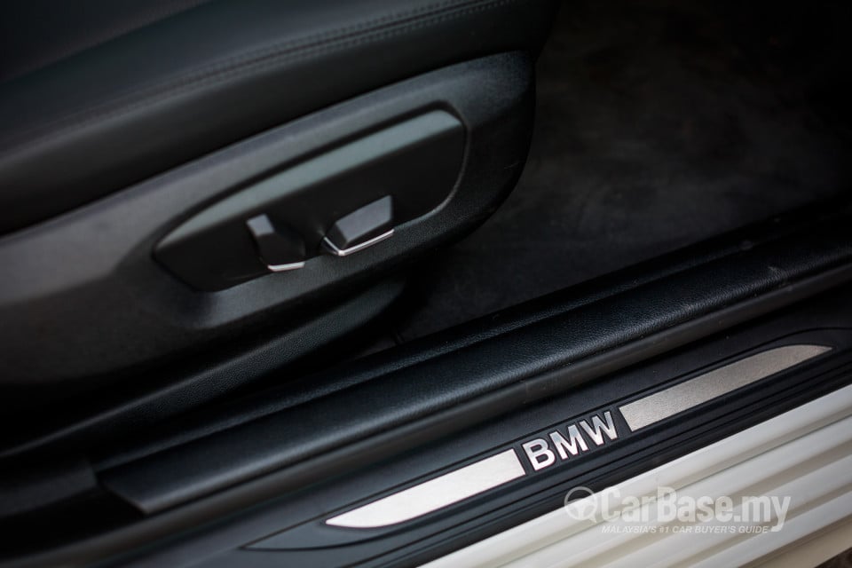 BMW 5 Series F10 LCI (2013) Interior