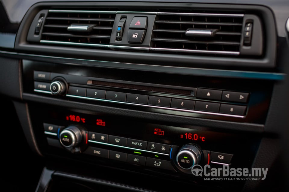 BMW 5 Series F10 LCI (2013) Interior