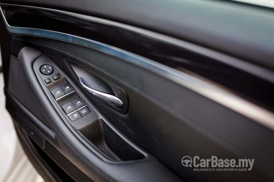 BMW 5 Series F10 LCI (2013) Interior