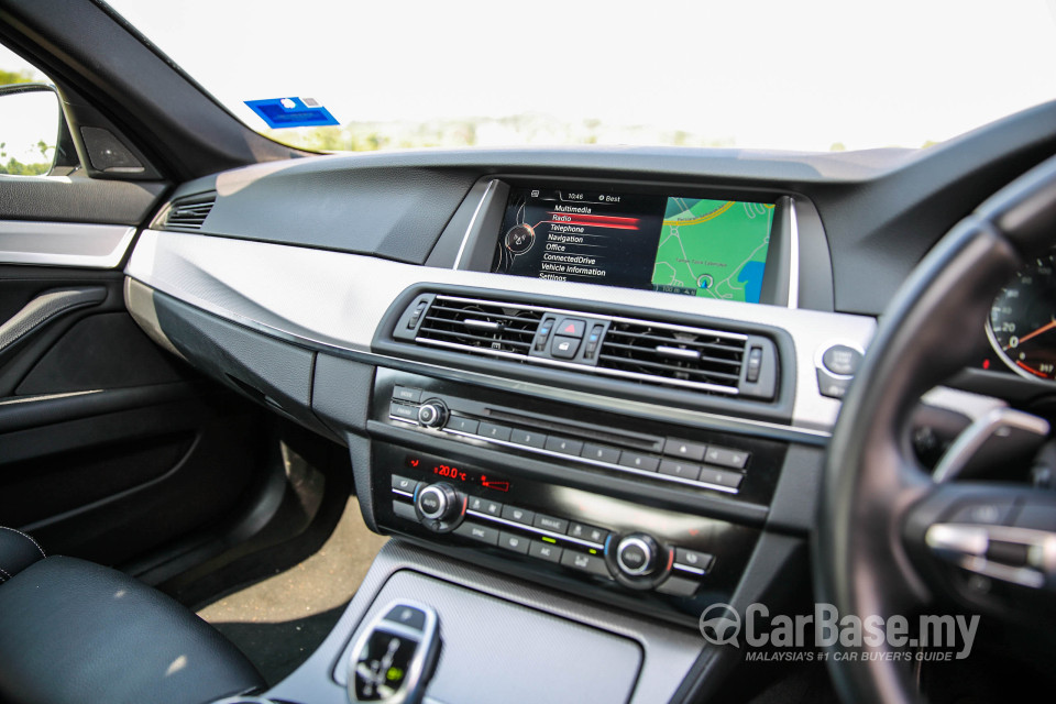 BMW 5 Series F10 LCI (2013) Interior