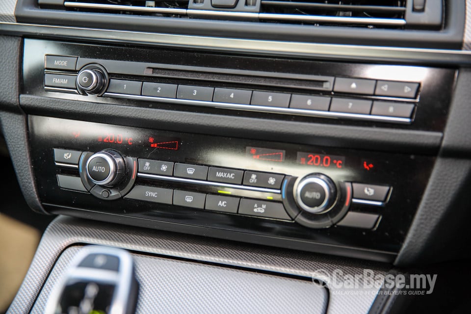 BMW 5 Series F10 LCI (2013) Interior