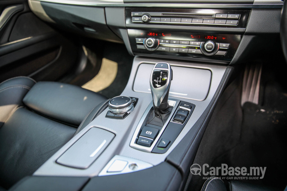BMW 5 Series F10 LCI (2013) Interior